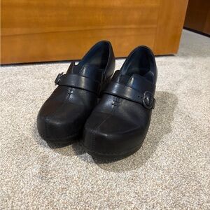 Women’s Dansko Black Leather Shoes